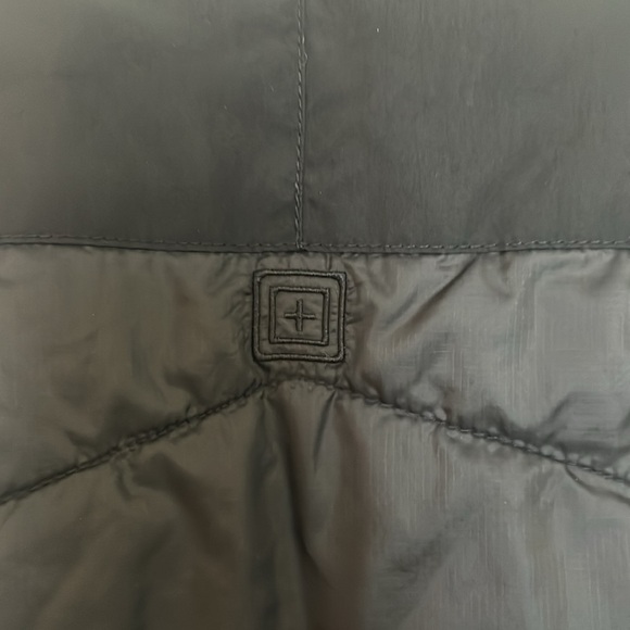 5.11 Tactical Mens Vest Medium Peninsula Insulator Packable Vest Puffer Black - Picture 9 of 9